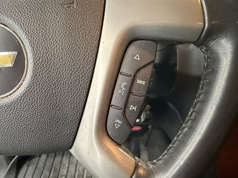 Used 2011 Chevrolet Suburban LS RWD image 9