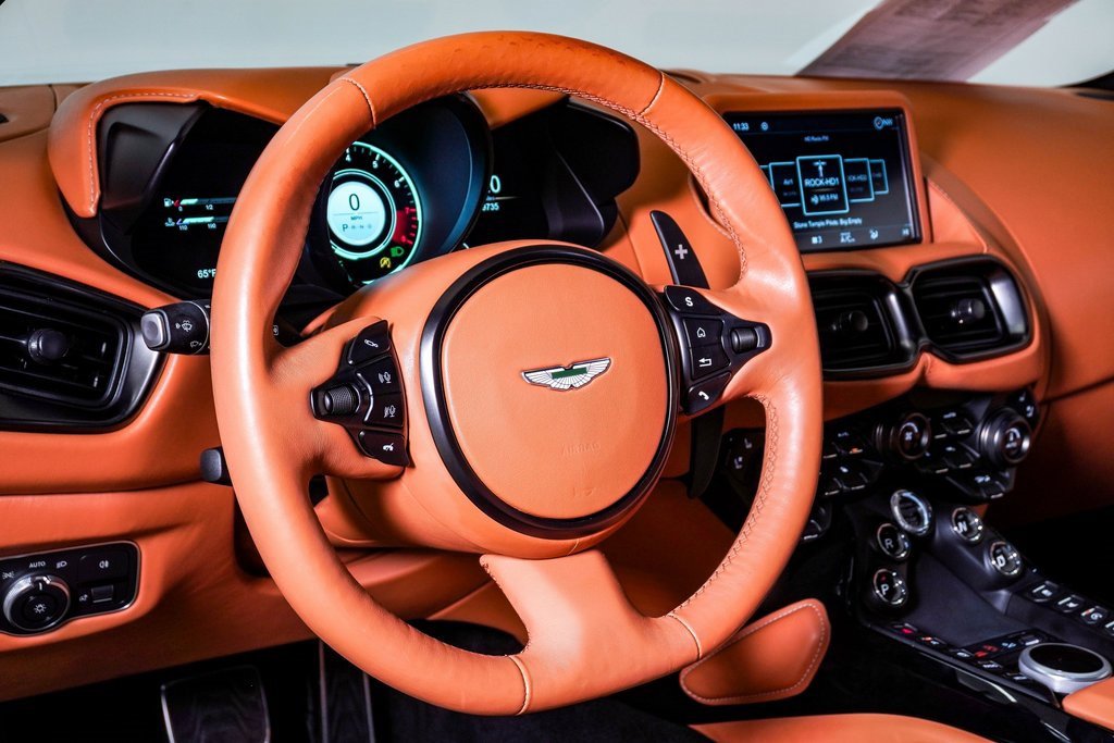 Used 2023 Aston Martin V8 Vantage Coupe image 21