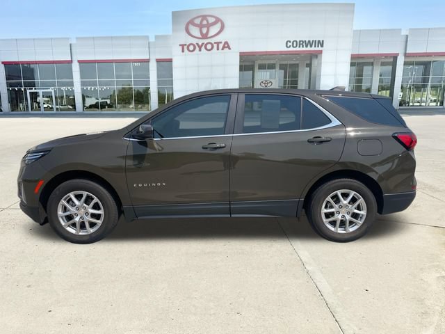 Used 2023 Chevrolet Equinox LT AWD/4WD image 2