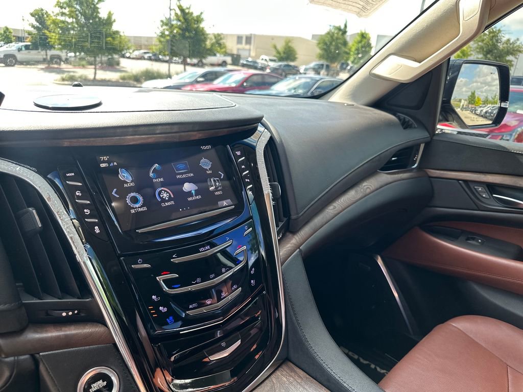 Used 2017 Cadillac Escalade Premium Luxury RWD image 26