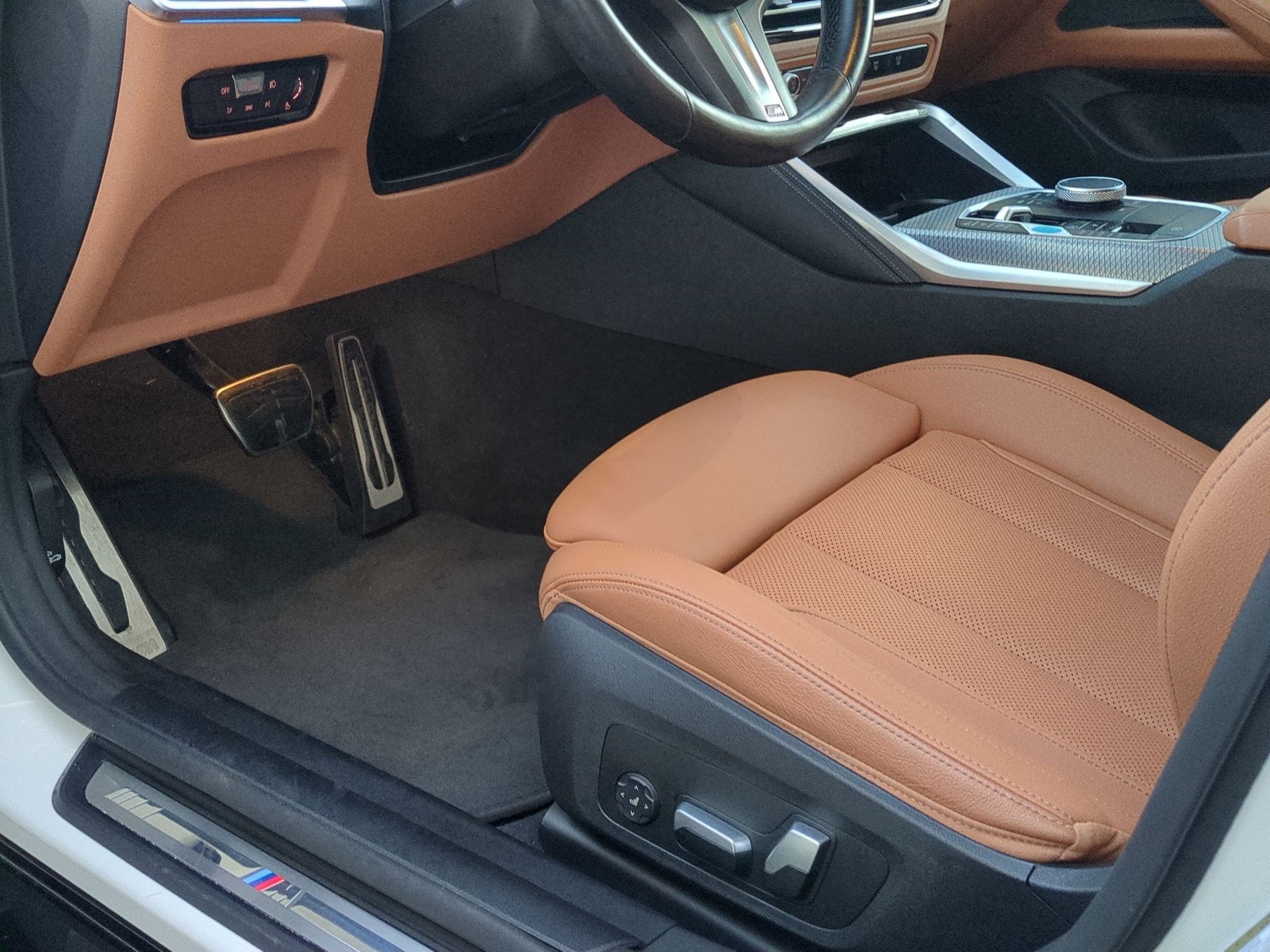 Certified 2023 BMW i4 eDrive40 w/ M Sport Package RWD image 17