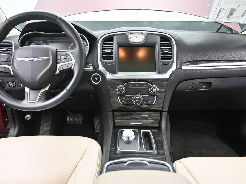 Used 2016 Chrysler 300 Limited image 23
