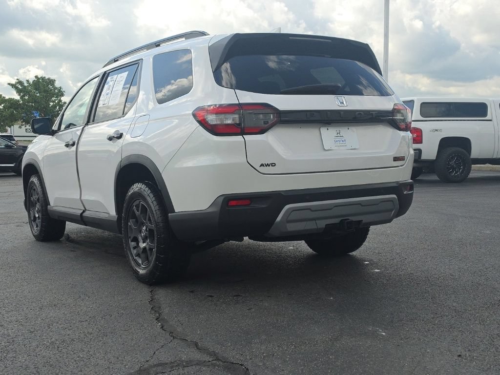 Certified 2023 Honda Pilot TrailSport image 5