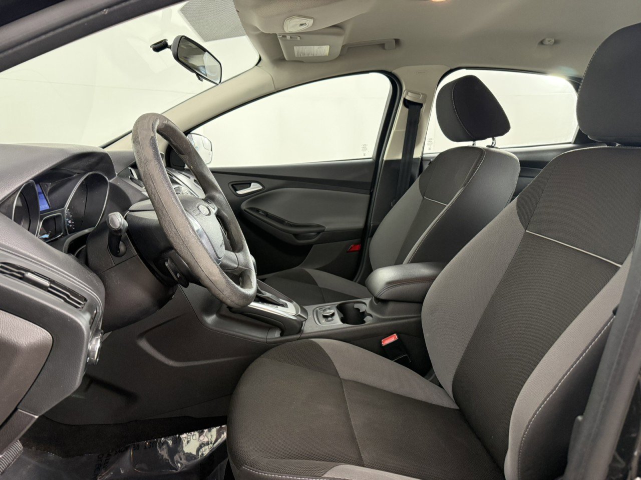 Used 2013 Ford Focus SE w/ SE Winter Pkg image 15