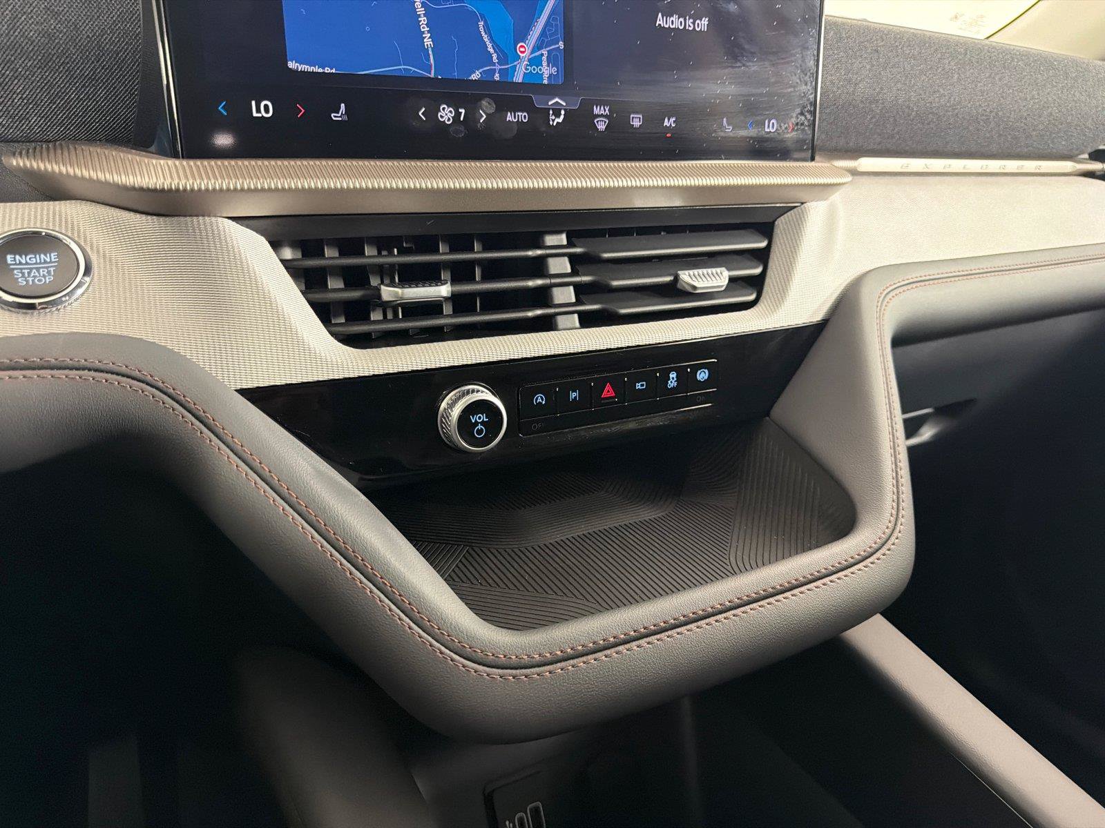 Used 2026 Ford Explorer Active RWD image 25