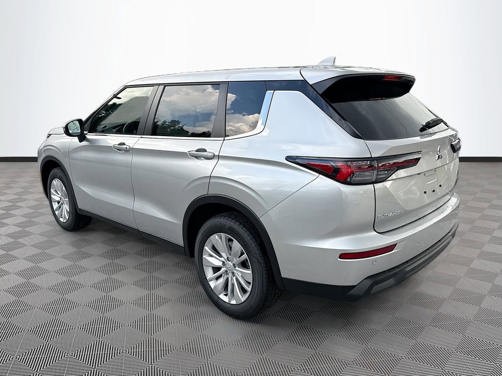 New 2026 Mitsubishi Outlander ES image 5