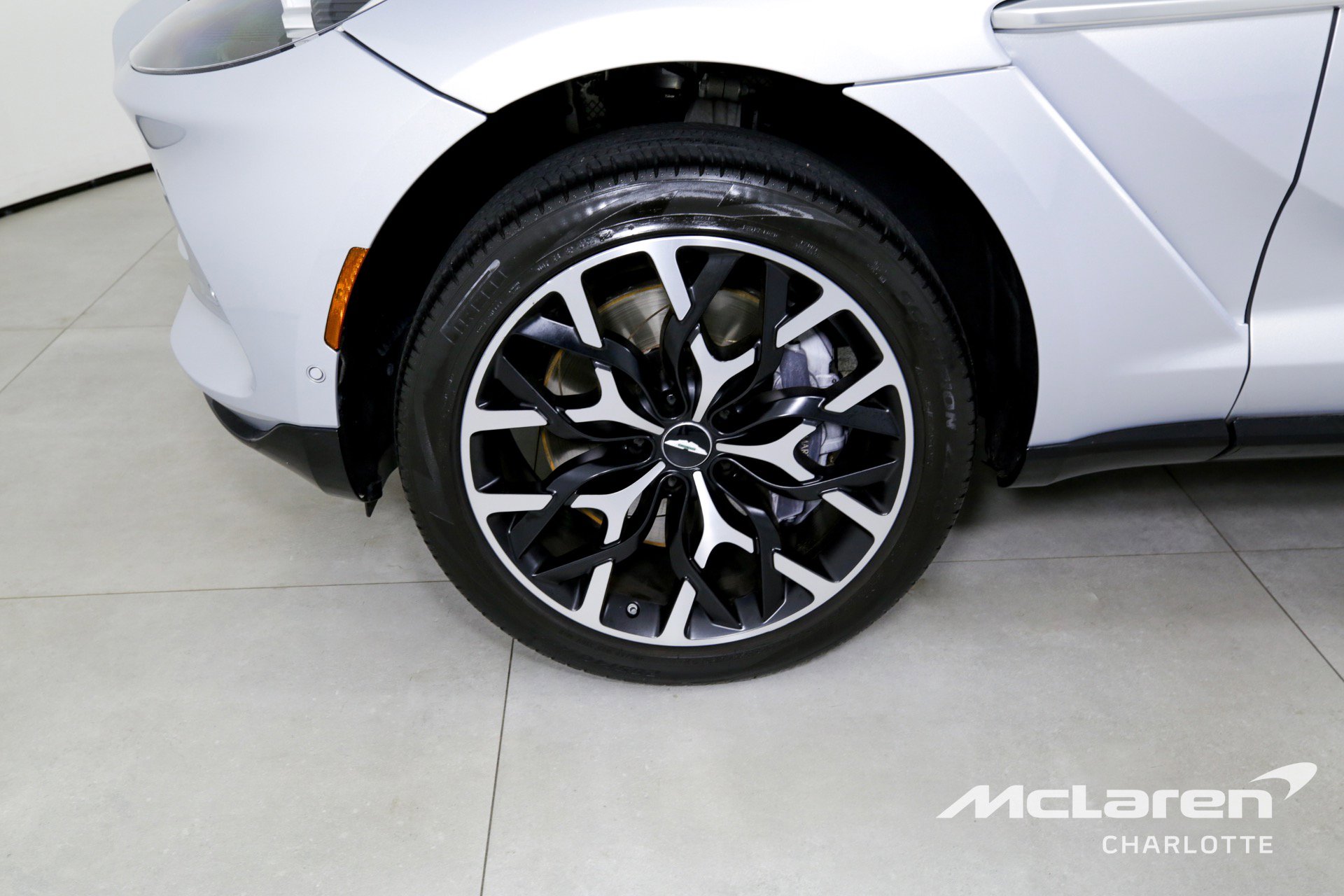 Used 2021 Aston Martin DBX image 36