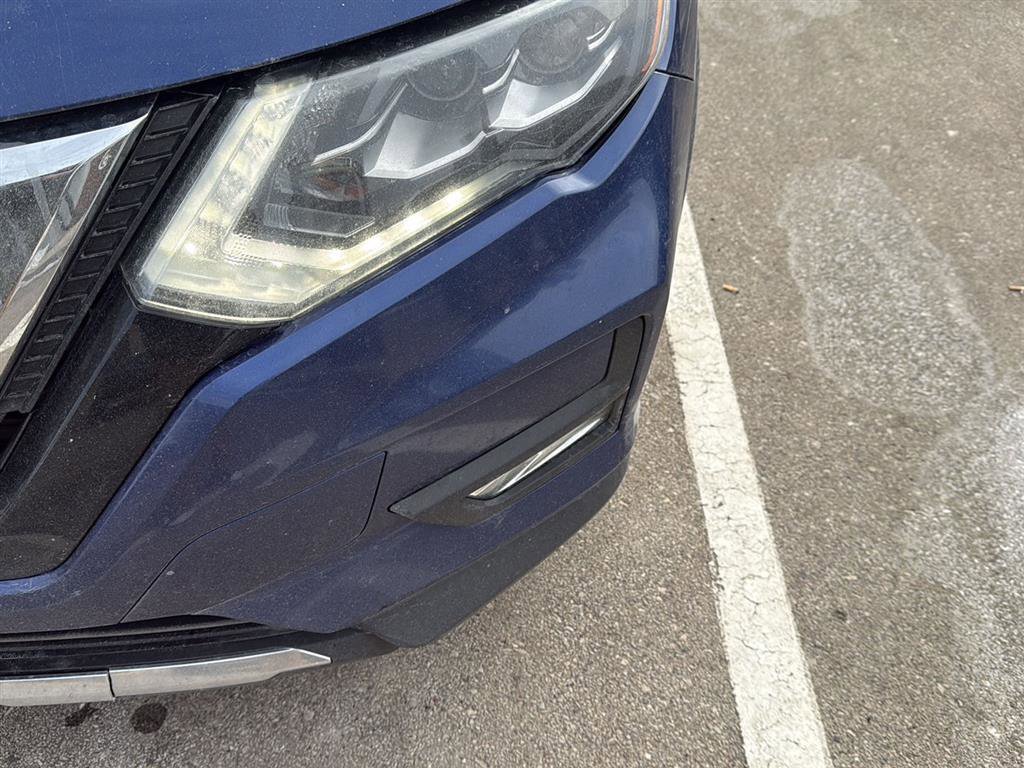 Used 2017 Nissan Rogue SL image 5