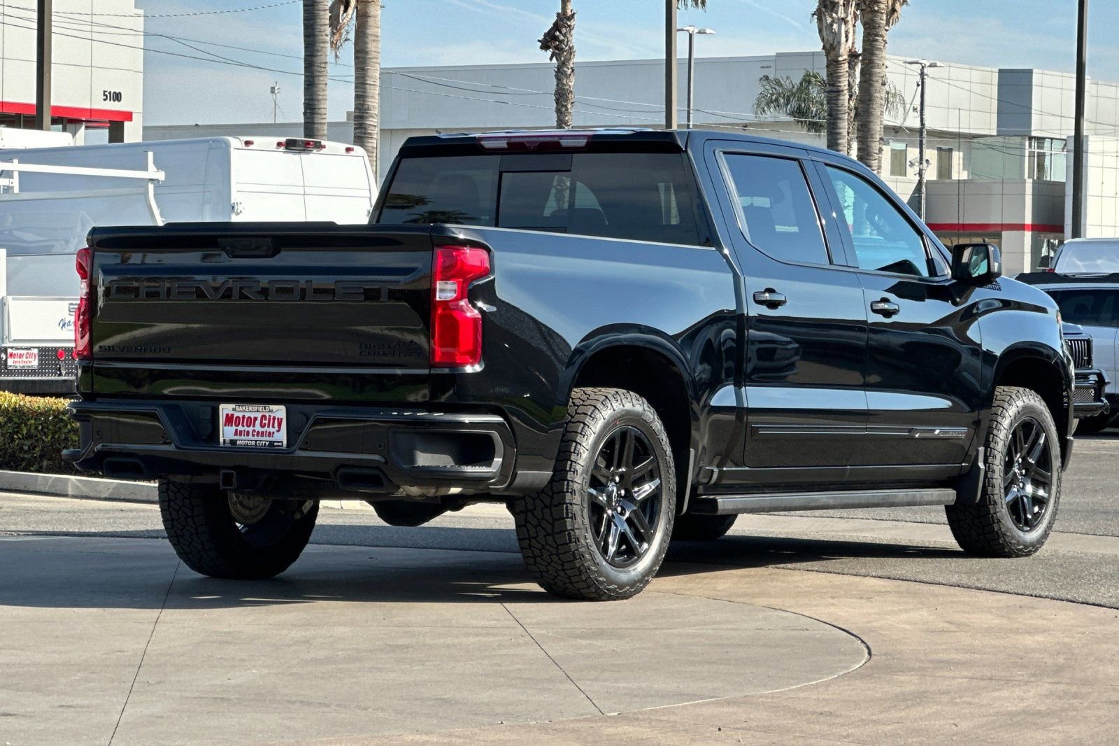 Certified 2025 Chevrolet Silverado 1500 High Country w/ Midnight Edition image 4