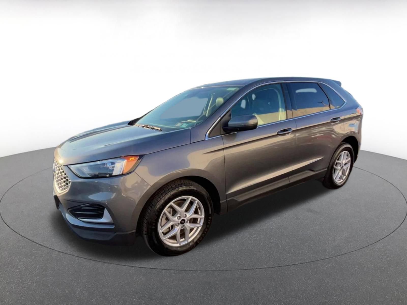 Used 2024 Ford Edge SEL image 8