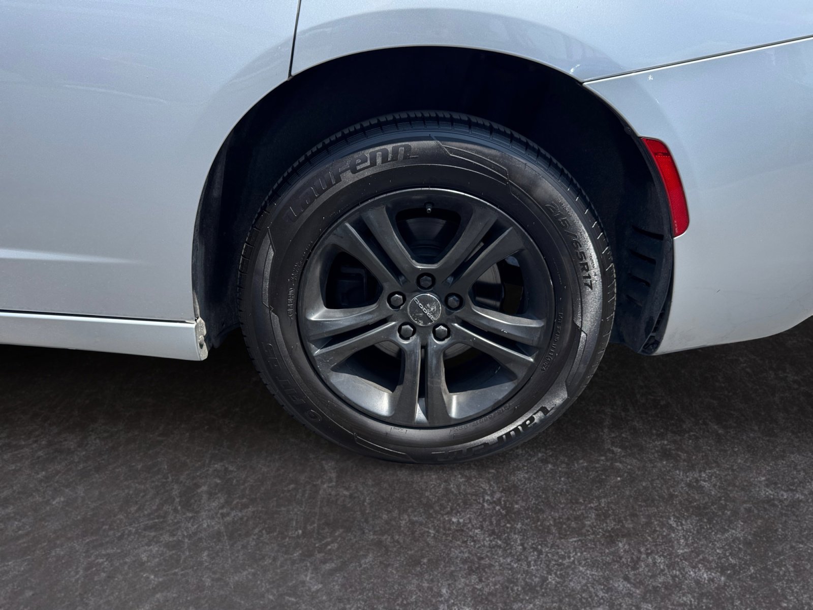 Used 2019 Dodge Charger SXT RWD image 13