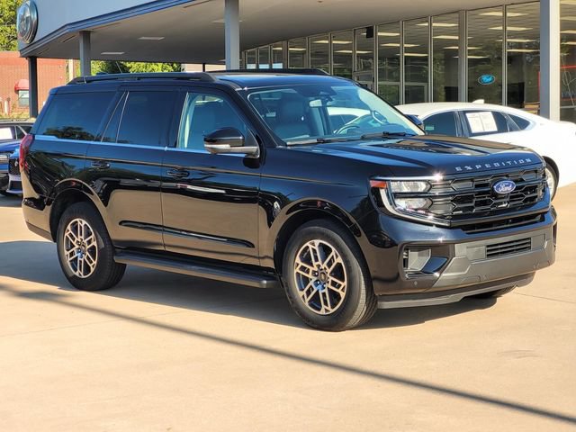 Used 2025 Ford Expedition Active RWD image 1