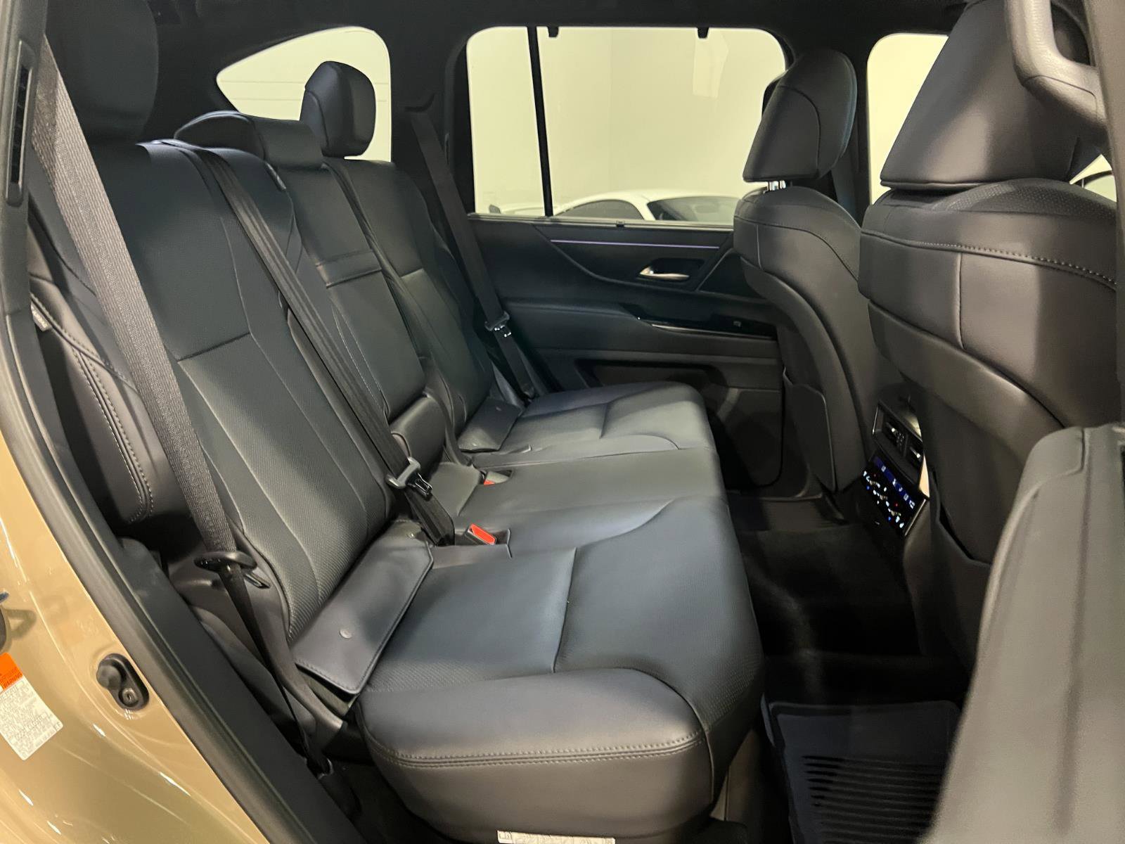 Used 2025 Lexus LX 700h Overtrail image 38