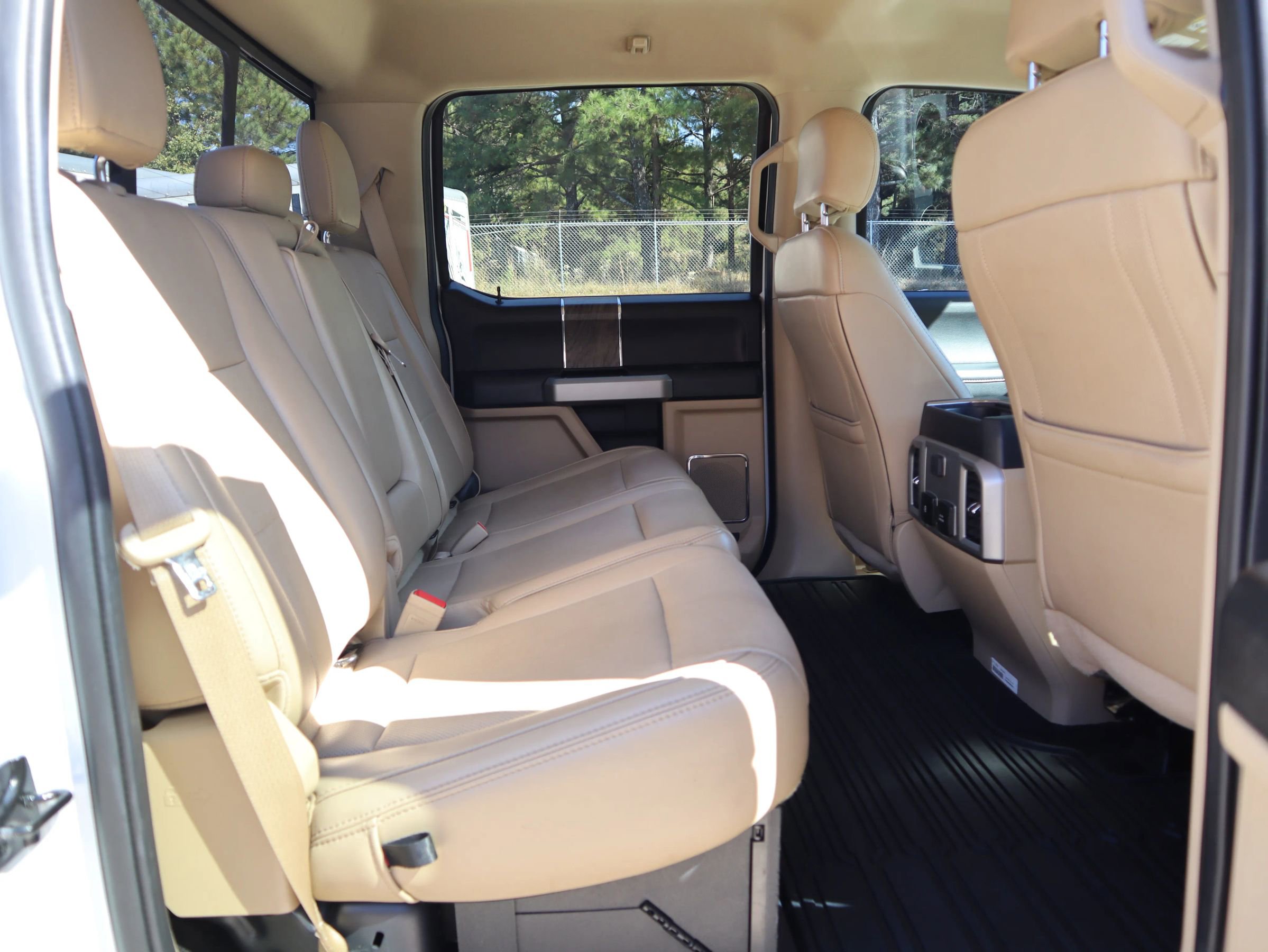 Used 2019 Ford F350 Lariat w/ Lariat Ultimate Package image 14