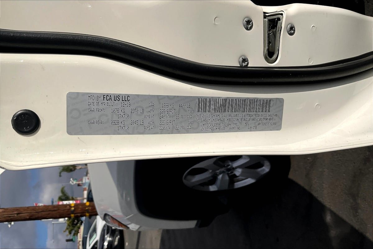 Used 2020 Jeep Compass Latitude FWD image 34