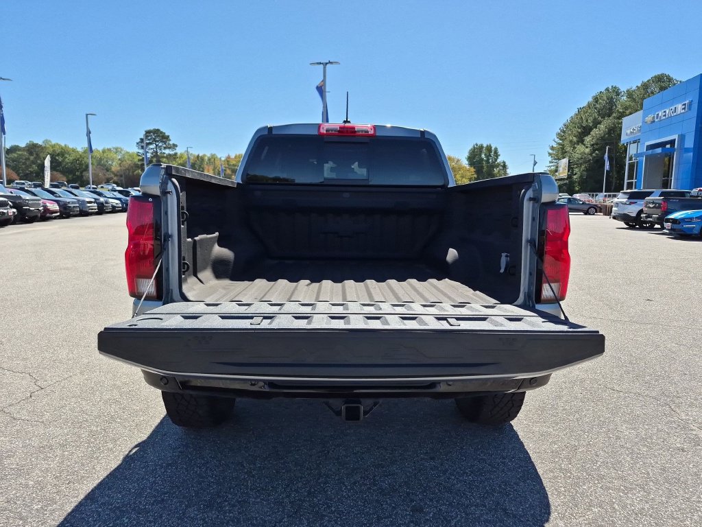 Used 2025 Chevrolet Colorado ZR2 w/ Technology Package AWD/4WD image 32