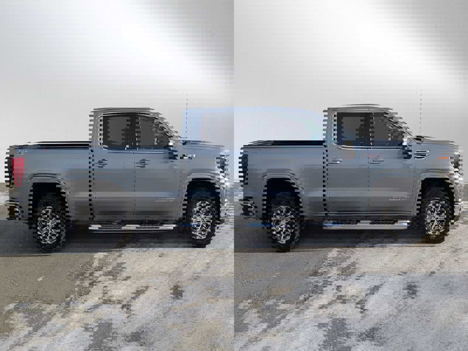 Used 2024 GMC Sierra 1500 SLE w/ X31 Off-Road Package image 2