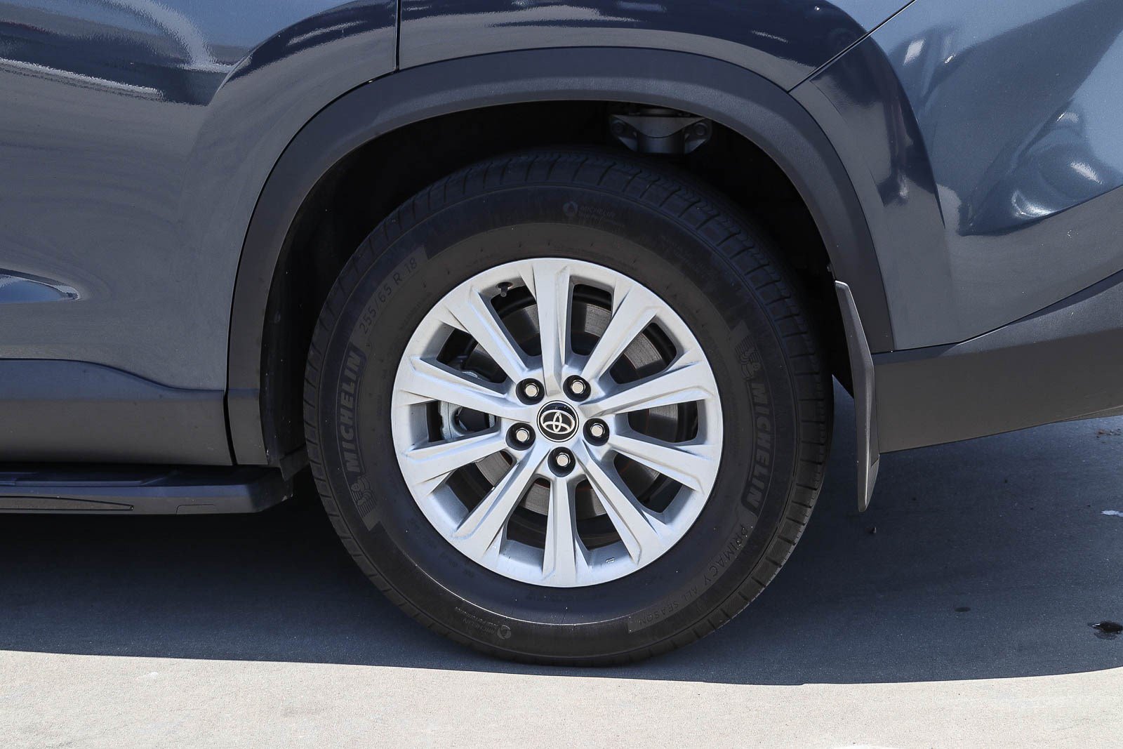 Used 2024 Toyota Grand Highlander XLE FWD image 9