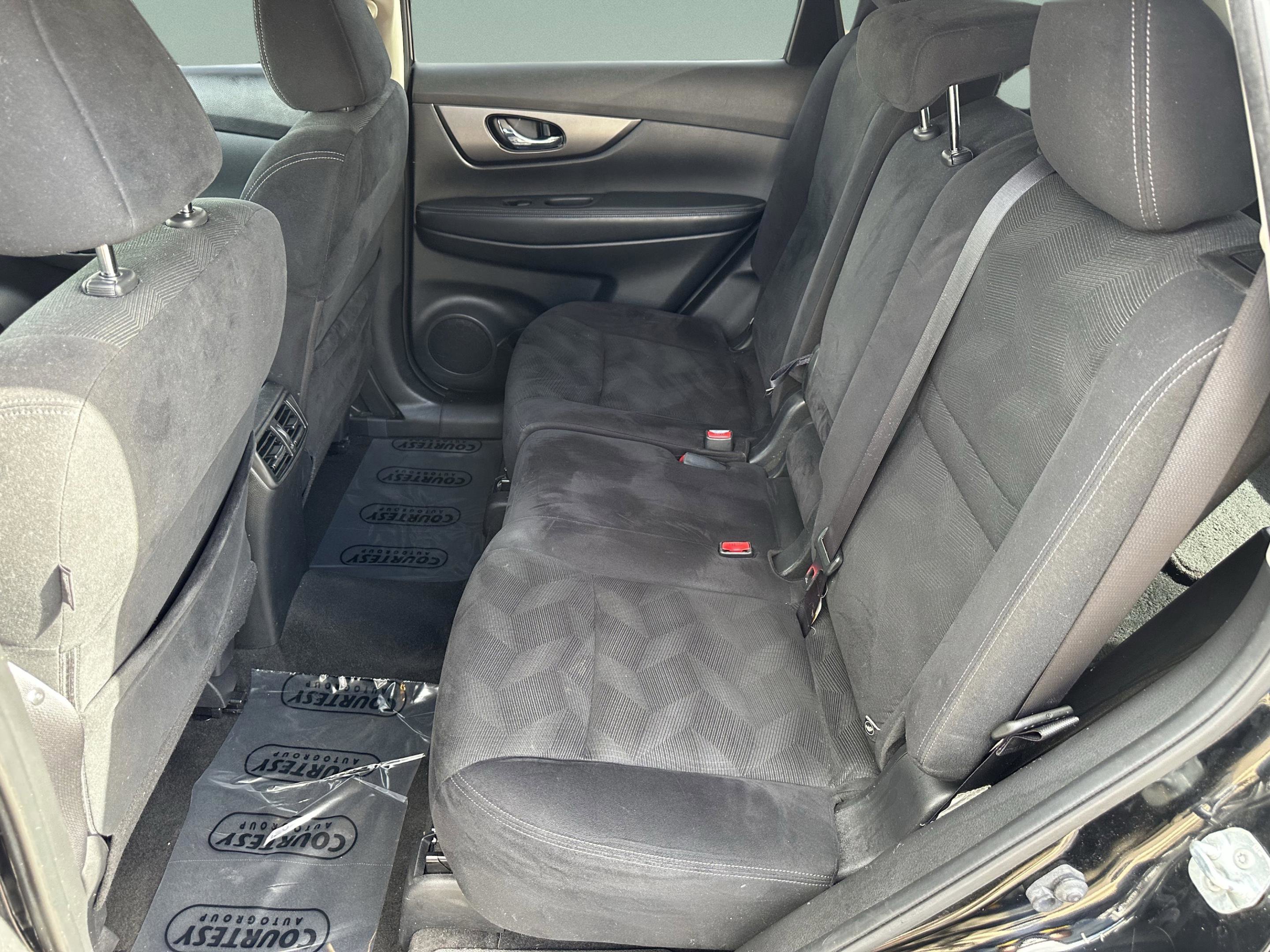 Used 2016 Nissan Rogue S w/ Appearance Package image 17