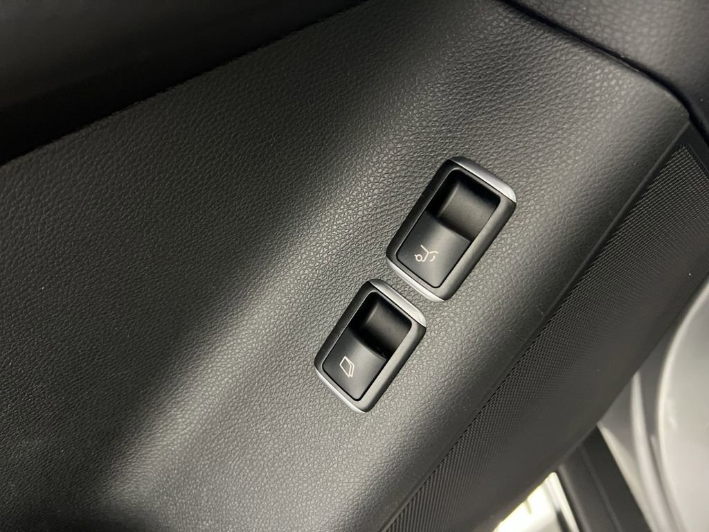 Used 2016 Mercedes-Benz GL 450 4MATIC image 33