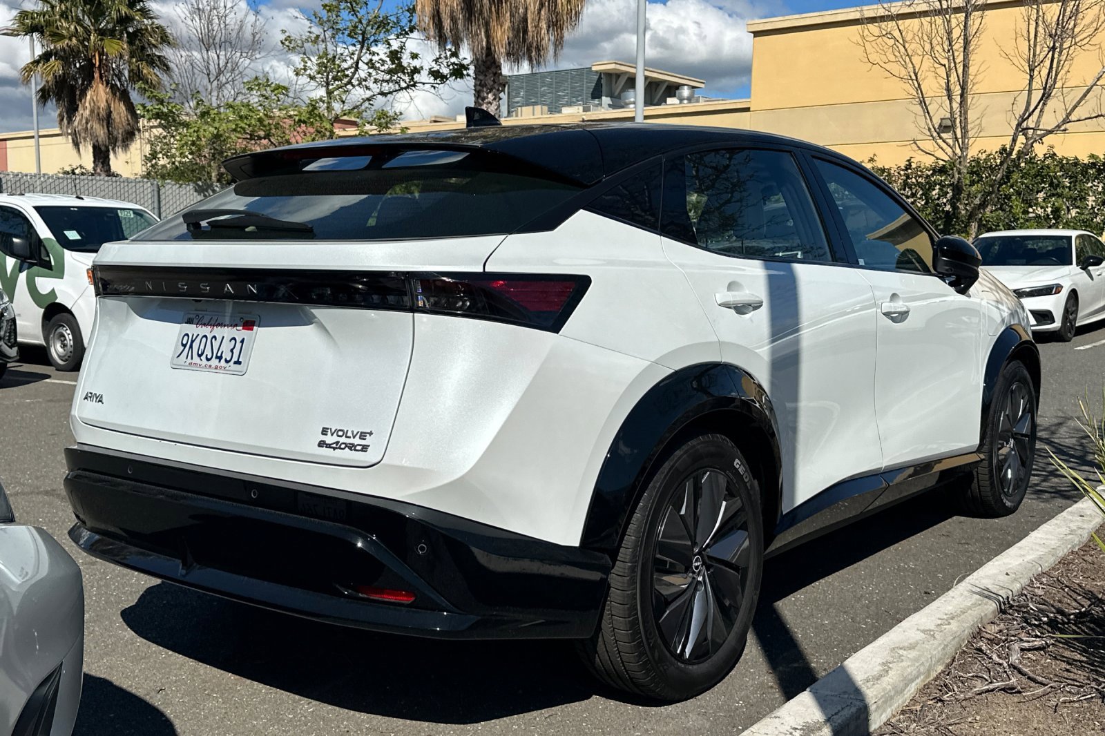 Certified 2023 Nissan Ariya AWD image 3