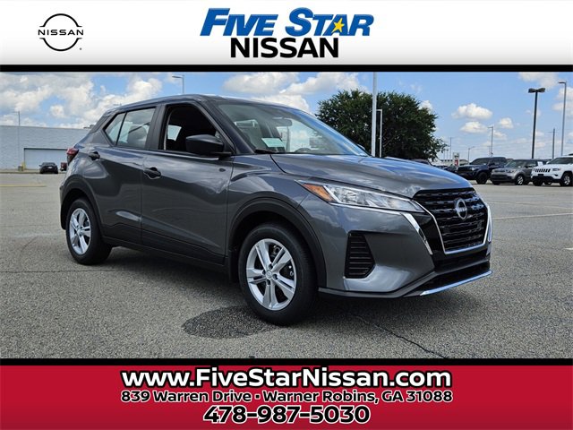 New 2025 Nissan Kicks Play S