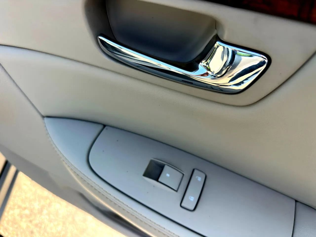 Used 2006 Cadillac DTS Performance w/ Sun And Sound Package image 15