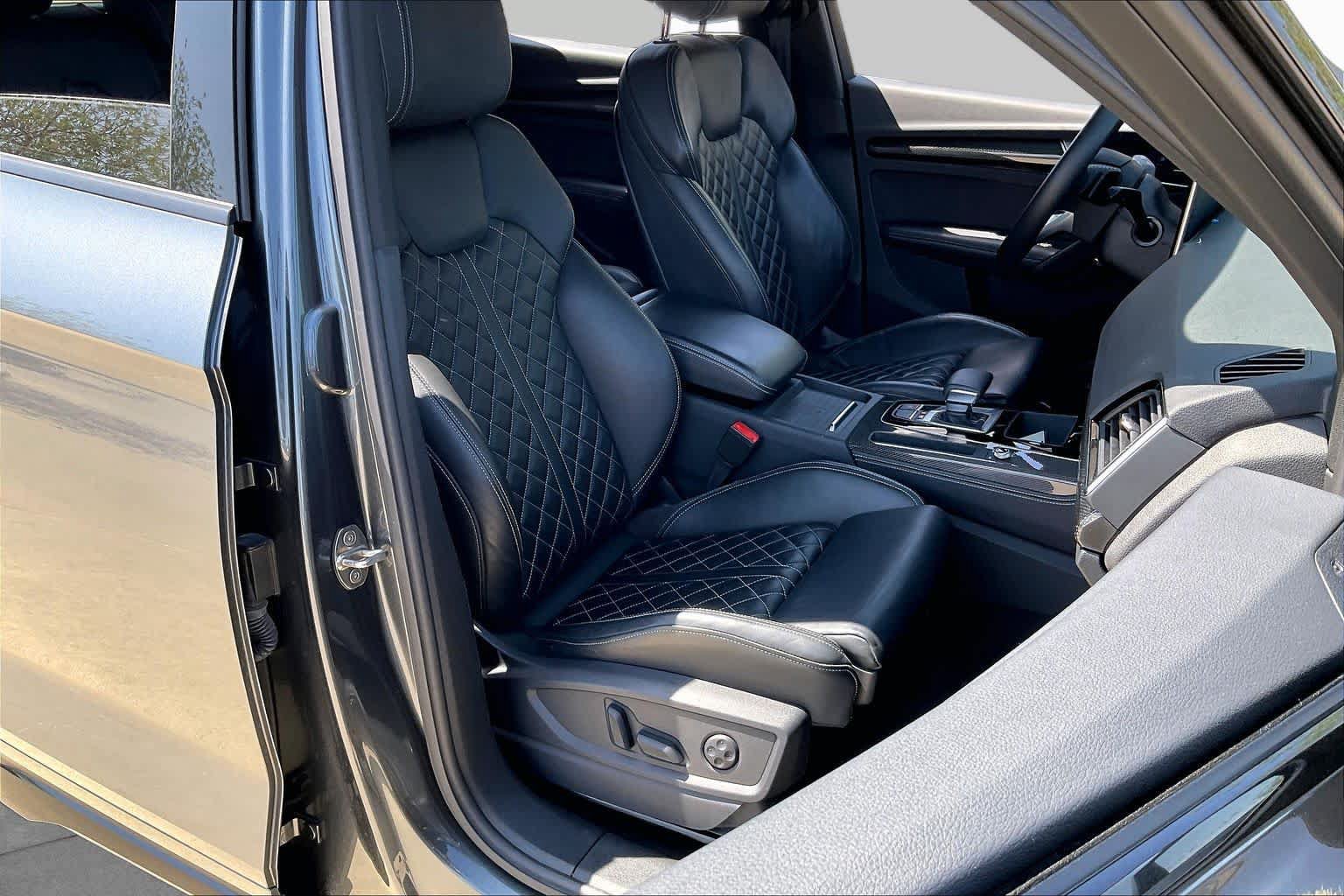 Used 2023 Audi SQ5 Prestige w/ Prestige Package AWD/4WD image 9