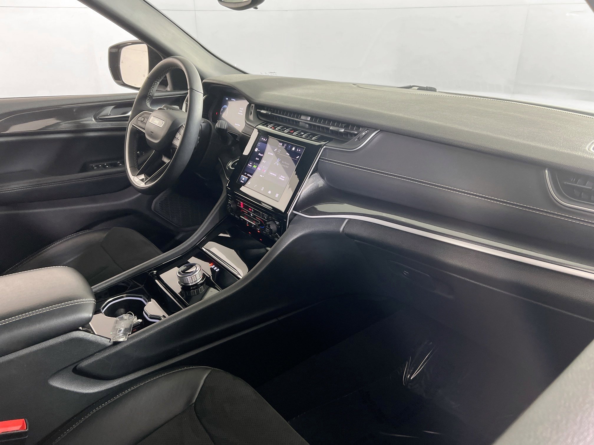 Used 2023 Jeep Grand Cherokee Altitude image 27