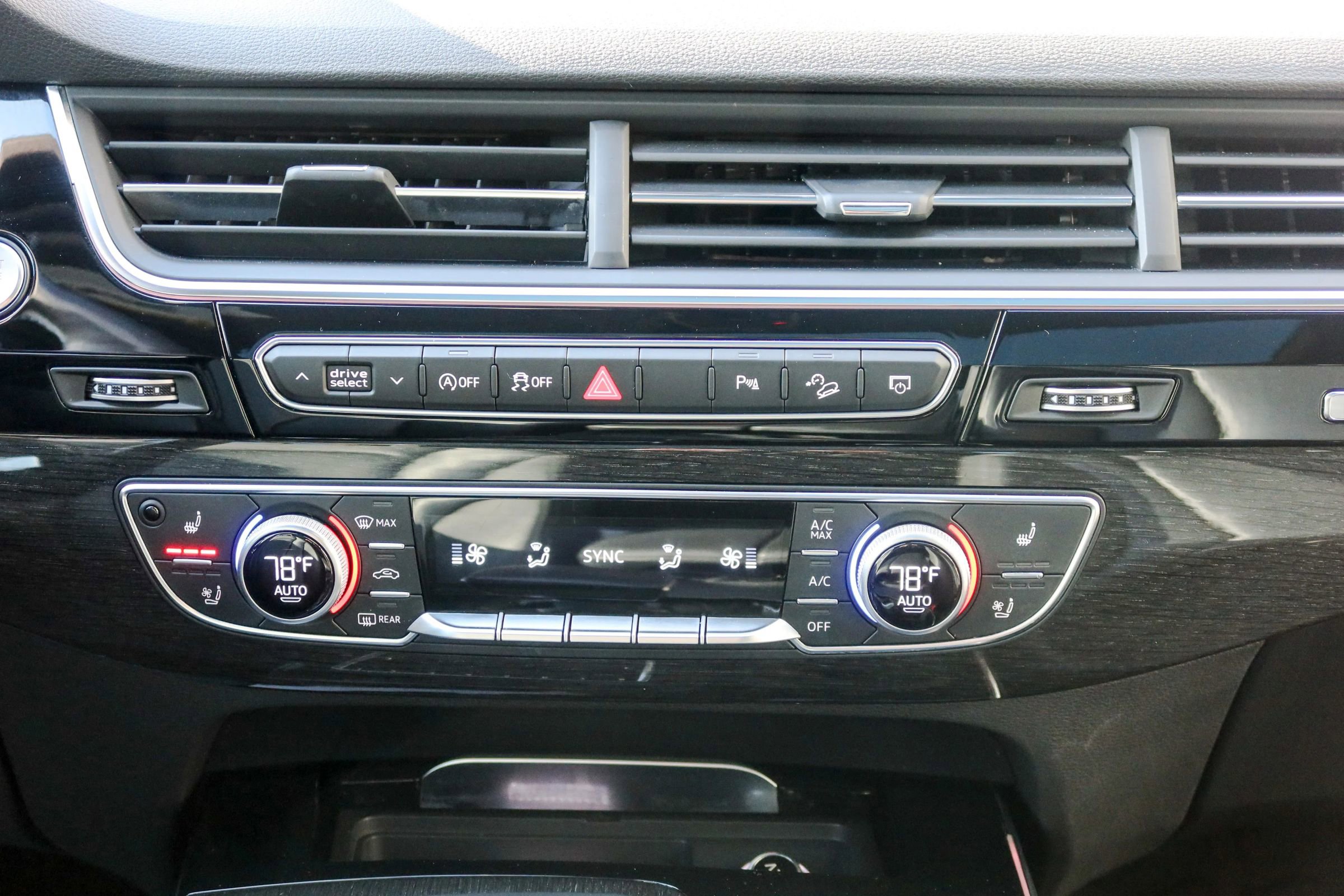 Used 2018 Audi Q7 3.0T Prestige w/ Prestige Package image 25