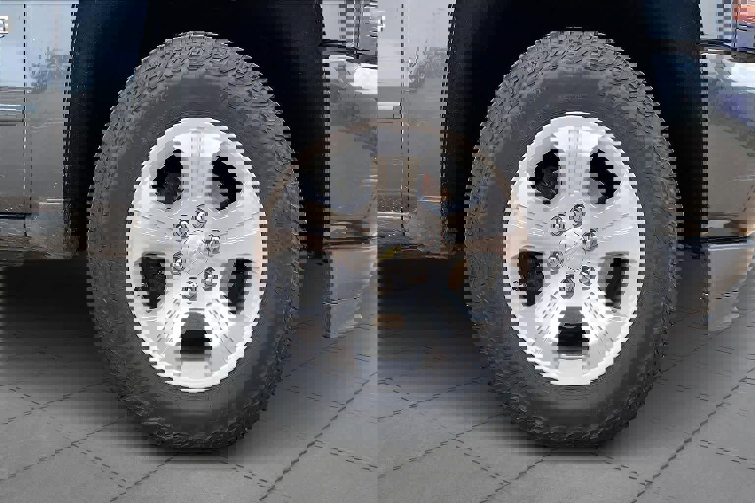 Used 2018 Chevrolet Silverado 1500 LT w/ All Star Edition image 11