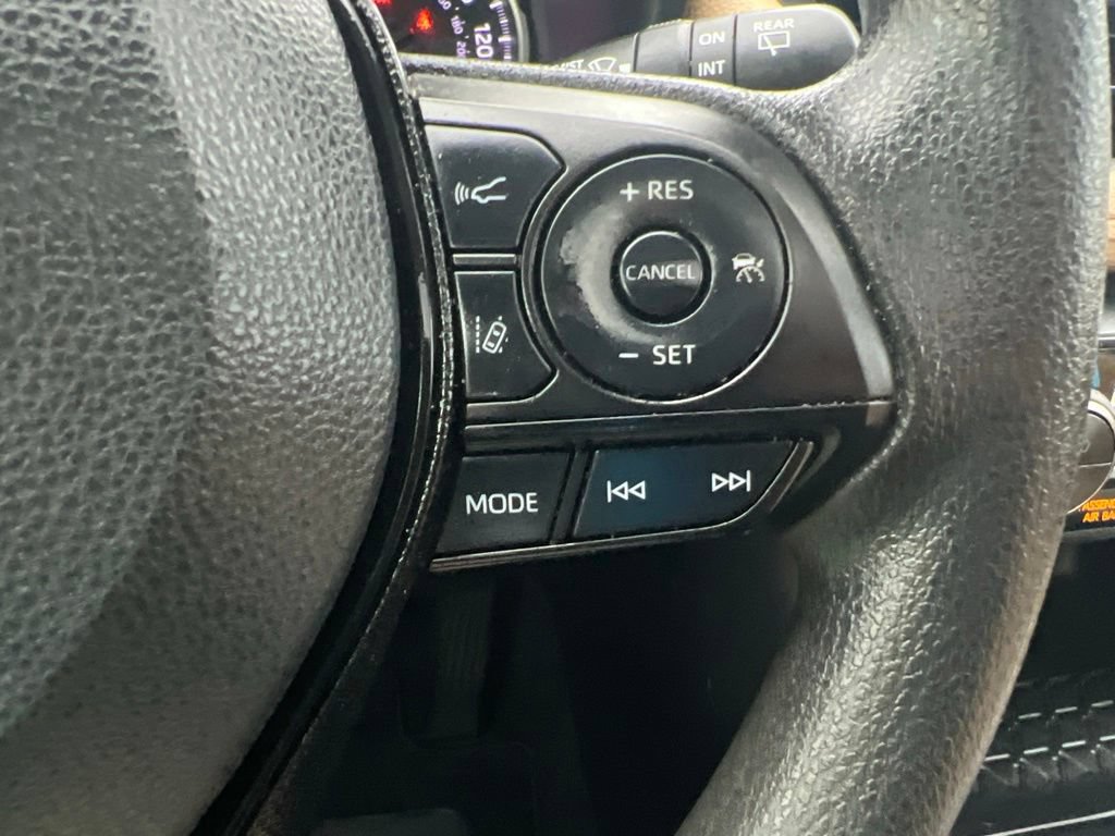 Used 2021 Toyota RAV4 XLE w/ Convenience Package FWD image 51