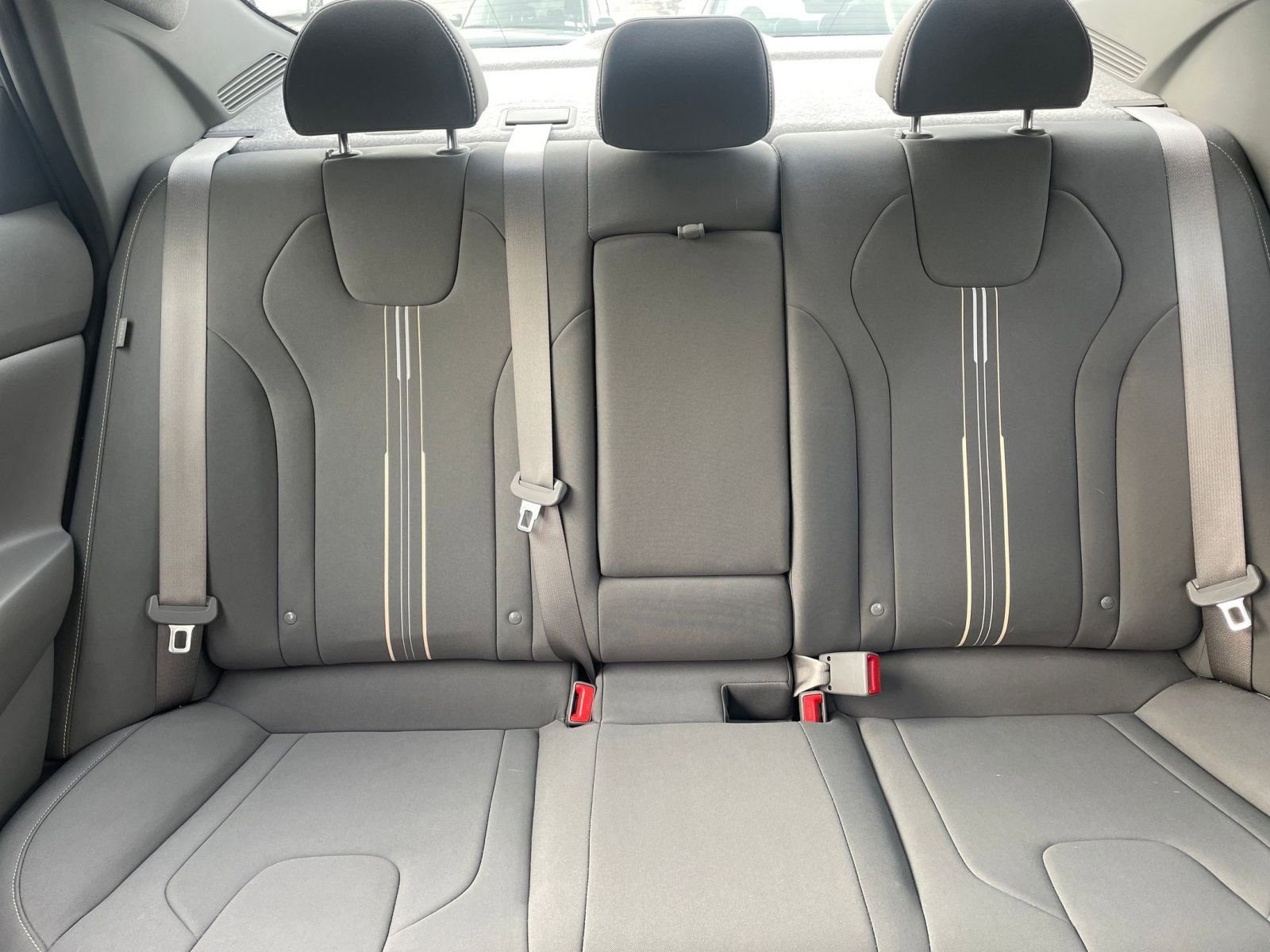 Used 2025 Hyundai Elantra SEL image 37