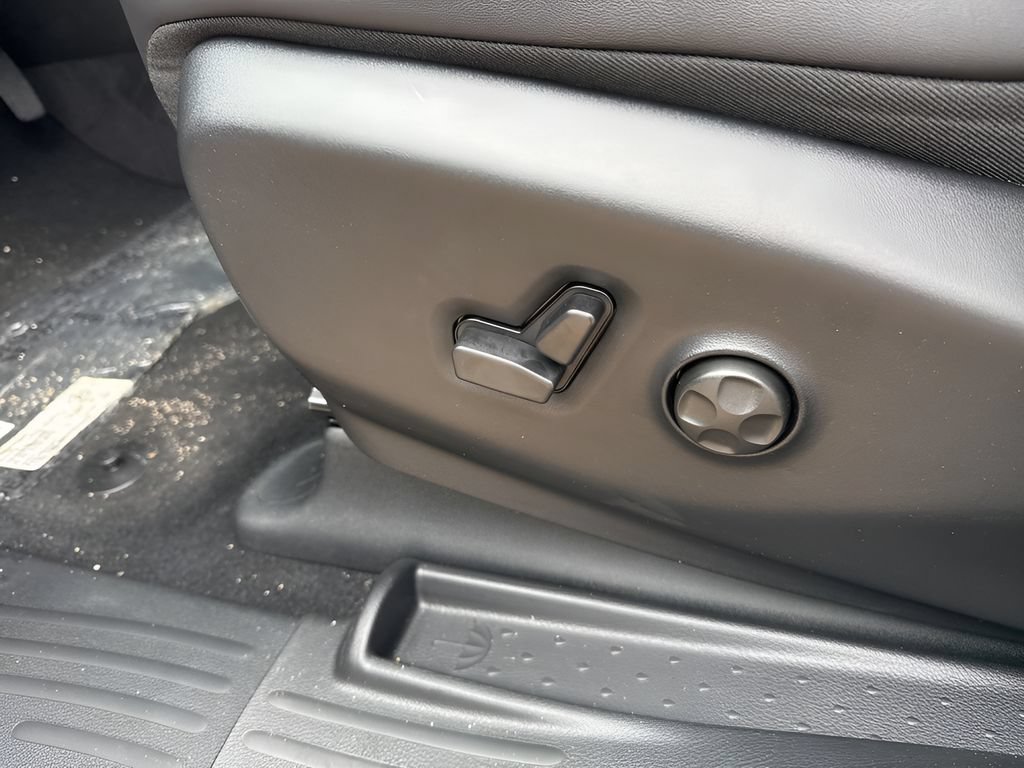 New 2026 Chrysler Pacifica Select AWD/4WD image 28