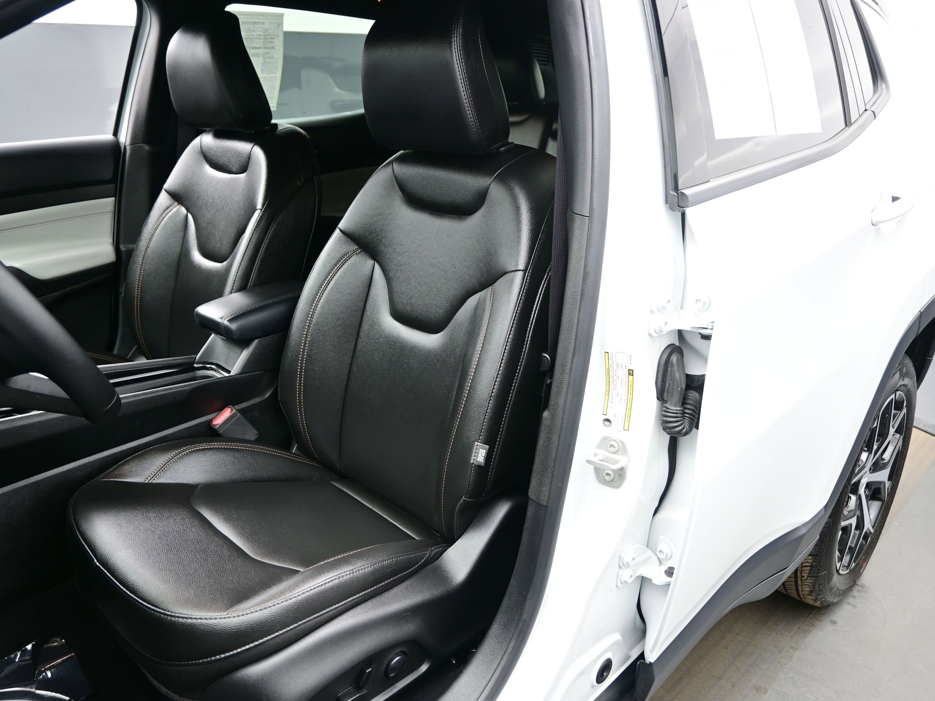 Used 2024 Jeep Compass Limited image 12