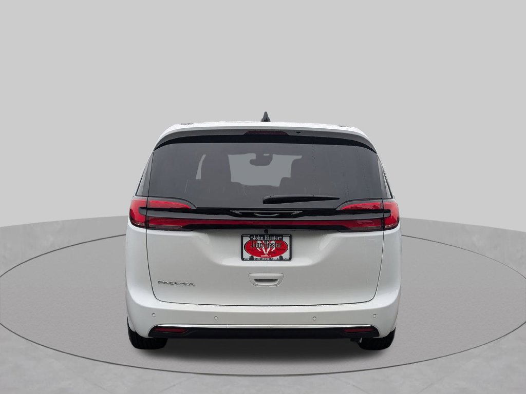 New 2027 Chrysler Pacifica Select FWD image 6