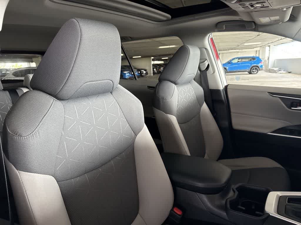 Used 2024 Toyota RAV4 XLE w/ Convenience Package FWD image 27