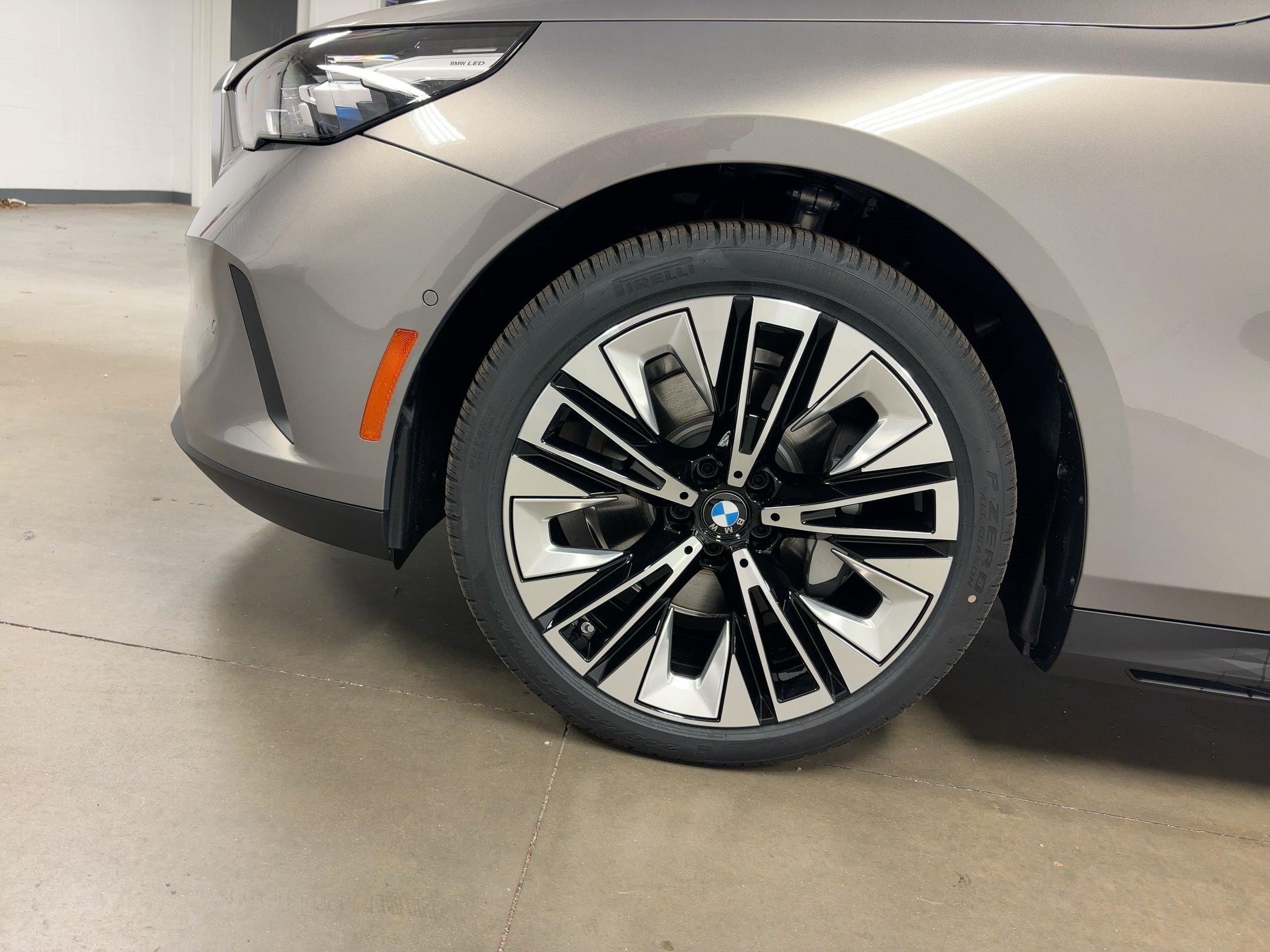 New 2026 BMW 530i RWD image 10