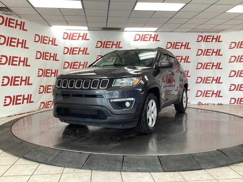 Used 2020 Jeep Compass Latitude w/ Cold Weather Group AWD/4WD image 3