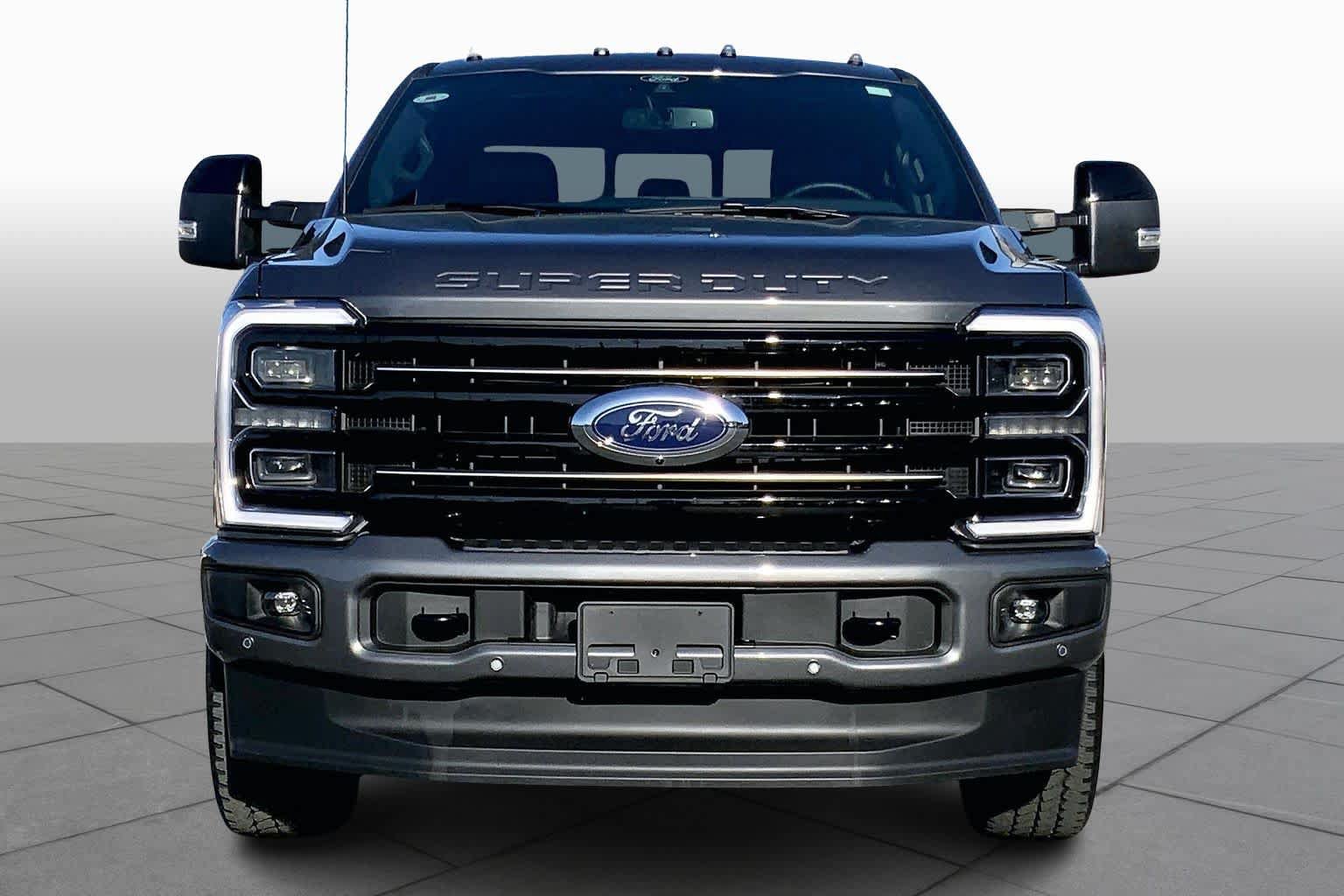 Used 2026 Ford F250 Platinum AWD/4WD image 4