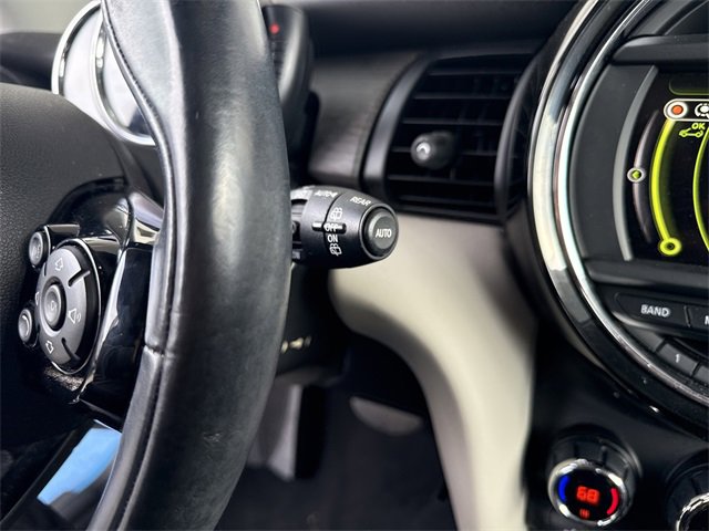 Used 2015 MINI Cooper 2-Door Hardtop image 22