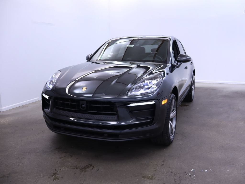 Used 2025 Porsche Macan AWD/4WD image 11