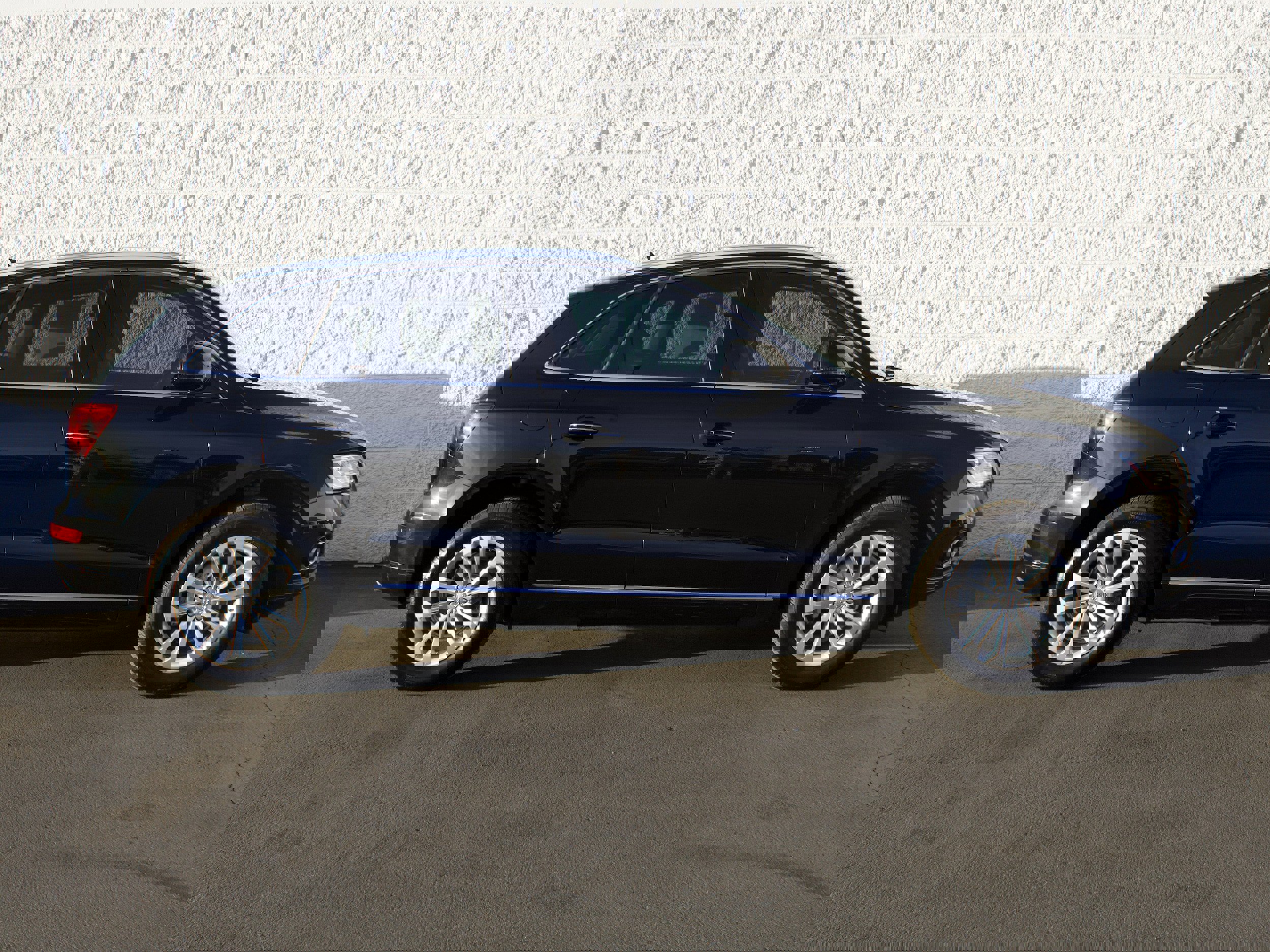 Used 2016 Audi Q5 2.0T Premium Plus w/ Technology Package image 5