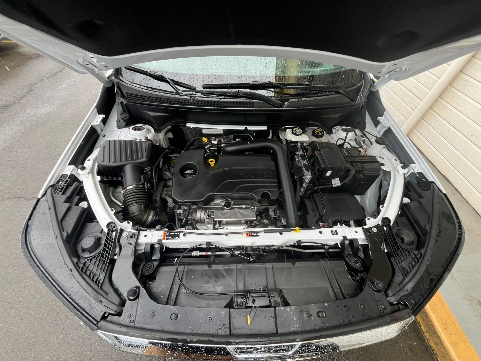 Used 2024 GMC Terrain SLE image 31