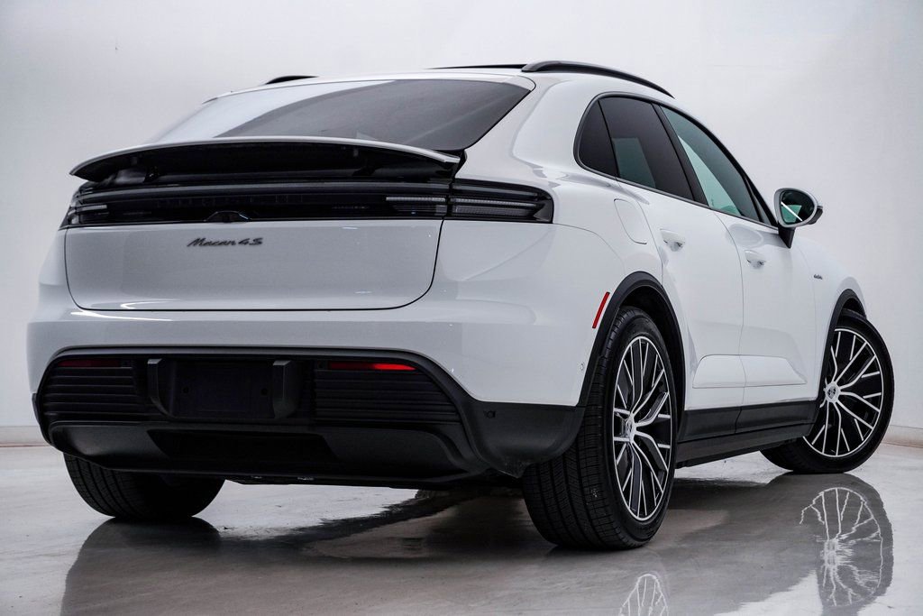 Certified 2025 Porsche Macan 4S Electric AWD/4WD image 11