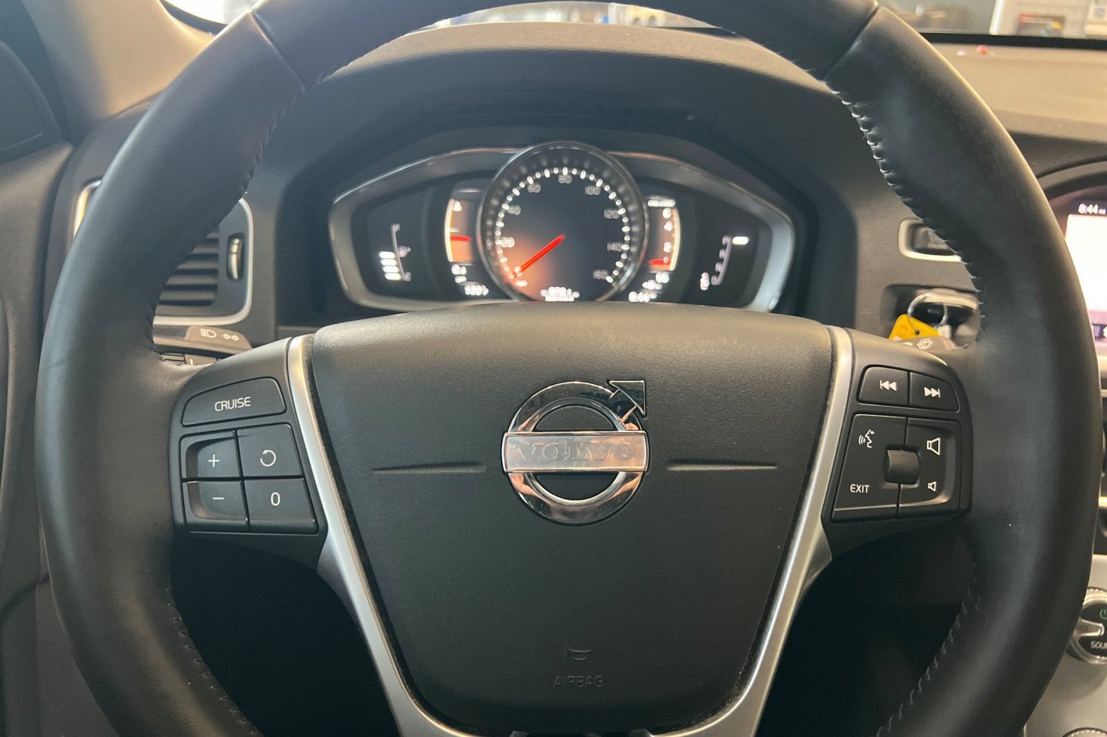 Used 2018 Volvo V60 T5 Cross Country AWD/4WD image 23
