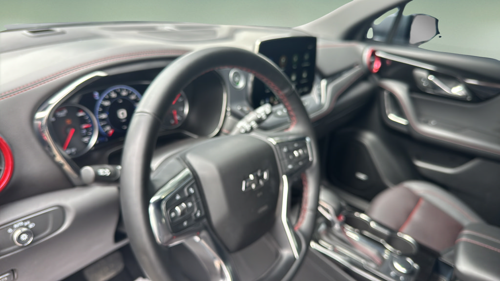 Used 2025 Chevrolet Blazer RS FWD image 16