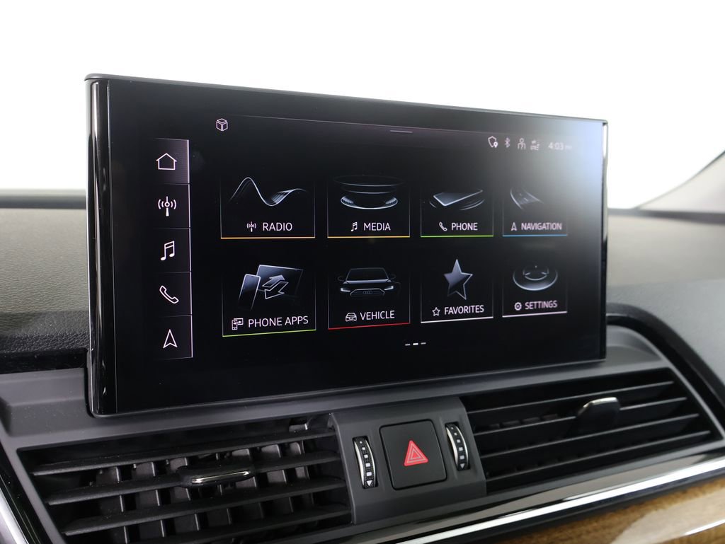 Used 2024 Audi Q5 e Premium w/ Convenience Package image 6