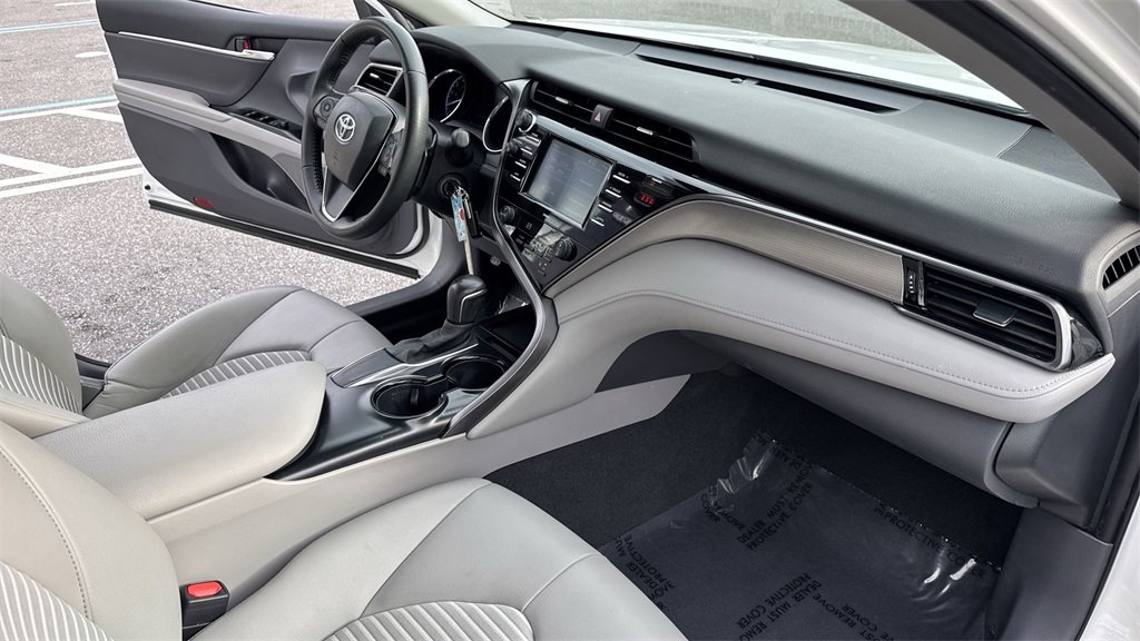 Used 2020 Toyota Camry SE image 33