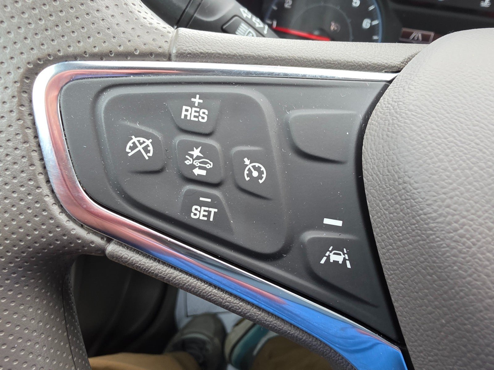 Used 2021 Chevrolet Malibu LT FWD image 35